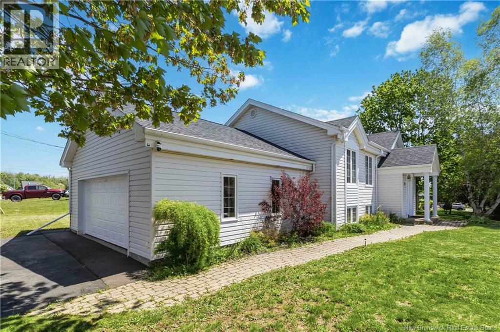 242 Herve Street, Dieppe, New Brunswick  E1A 6Y7 - Photo 2 - NB140872