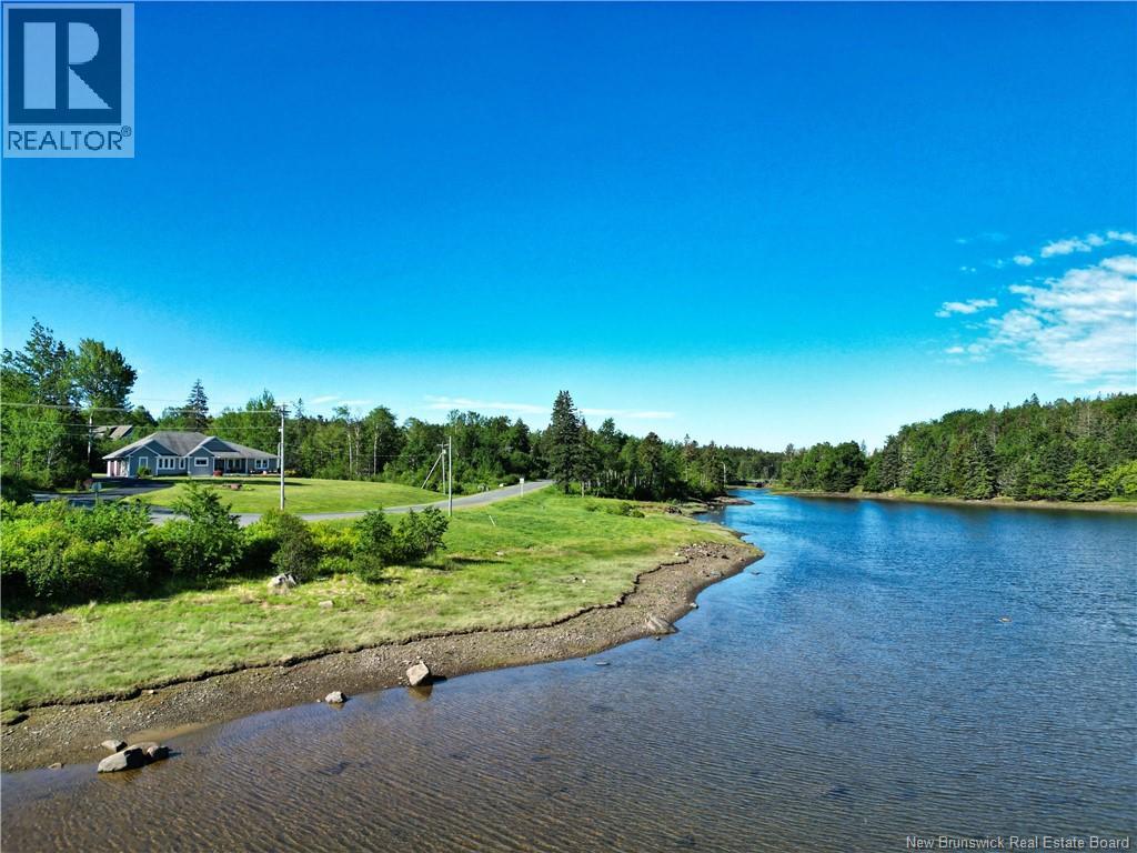 905 Fundy Drive, Wilsons Beach, New Brunswick  E5E 1Y5 - Photo 10 - NB142161
