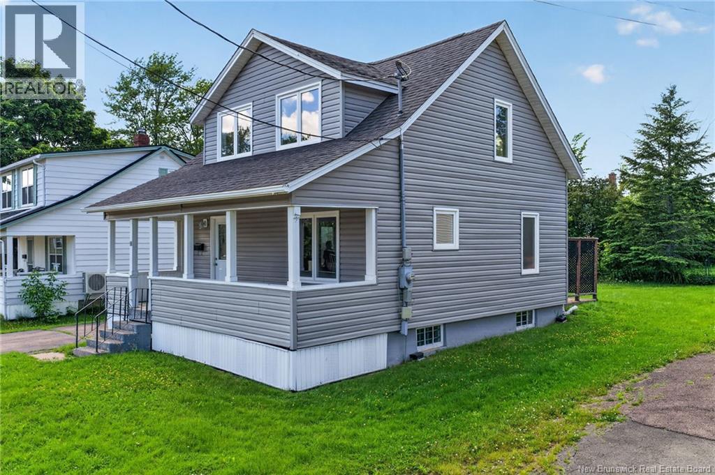 18 Seaman Street, Moncton, New Brunswick  E1A 4B6 - Photo 3 - NB142414