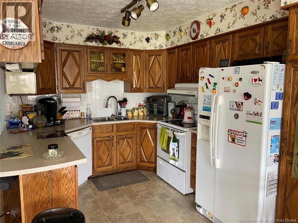 209 Principale Street, Sainte-Anne-De-Madawaska, New Brunswick E7E 1B3 - Photo 4 - NB142786