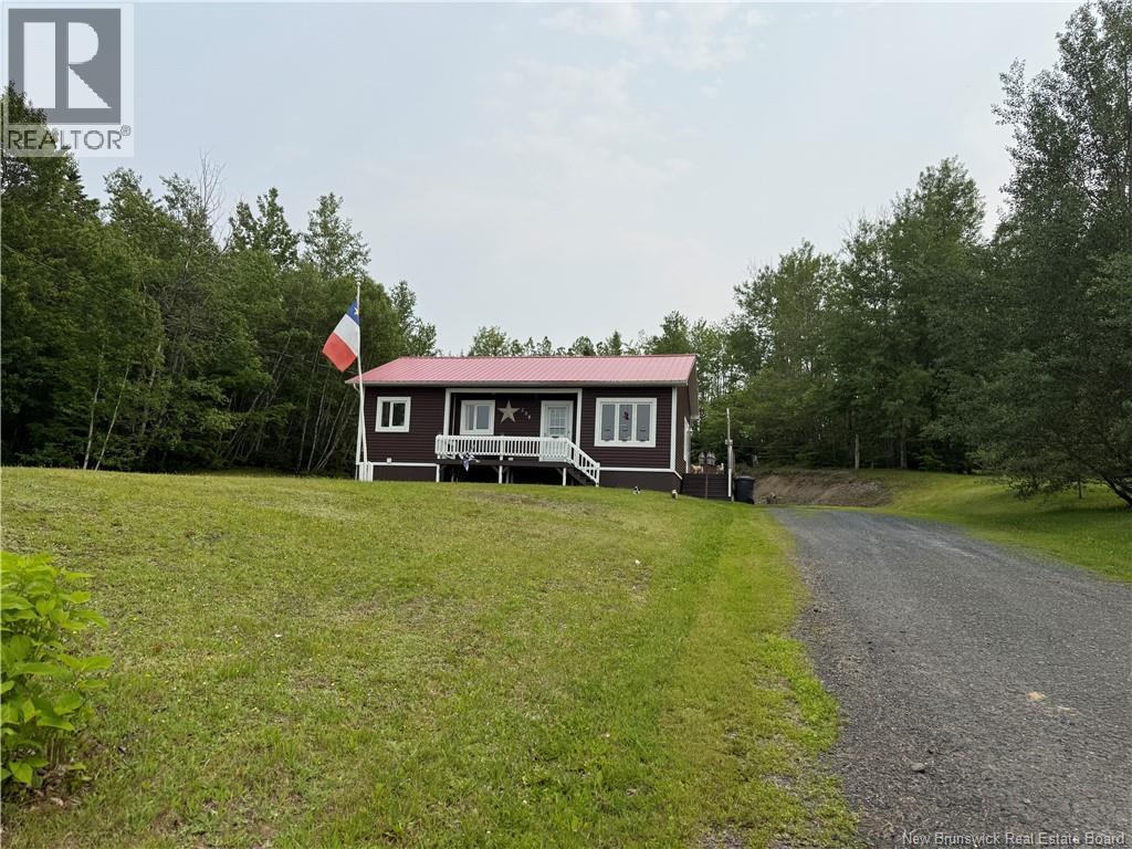 208 Rue Adelard, Pont-Lafrance, New Brunswick  E1X 1P6 - Photo 2 - NB143105