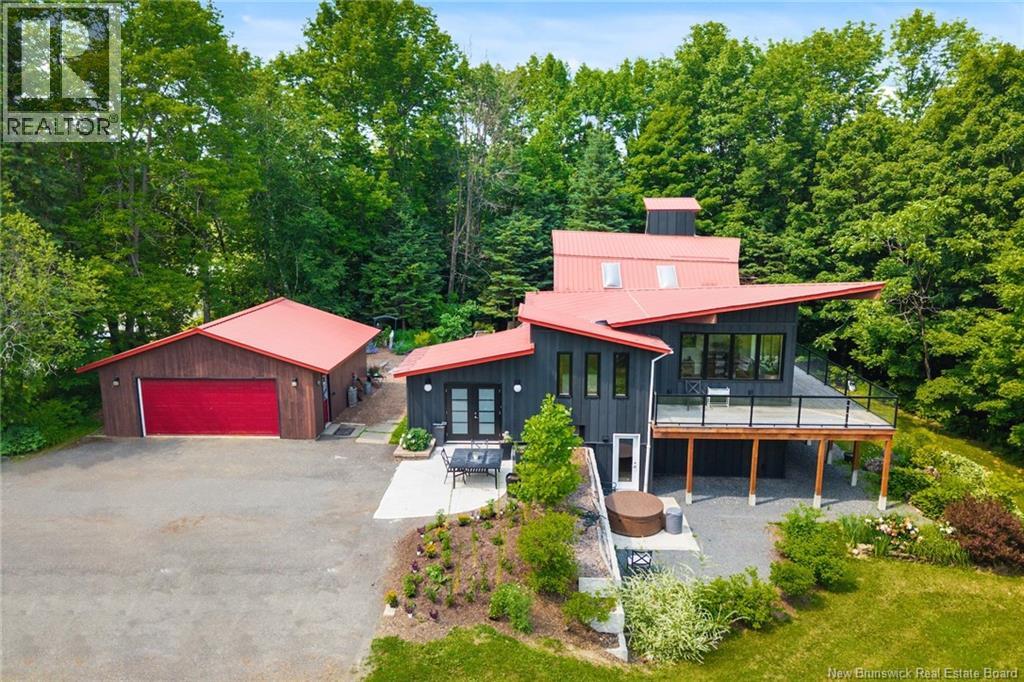 329 Riverview Drive, Florenceville-Bristol, New Brunswick  E7L 3N1 - Photo 3 - NB143037