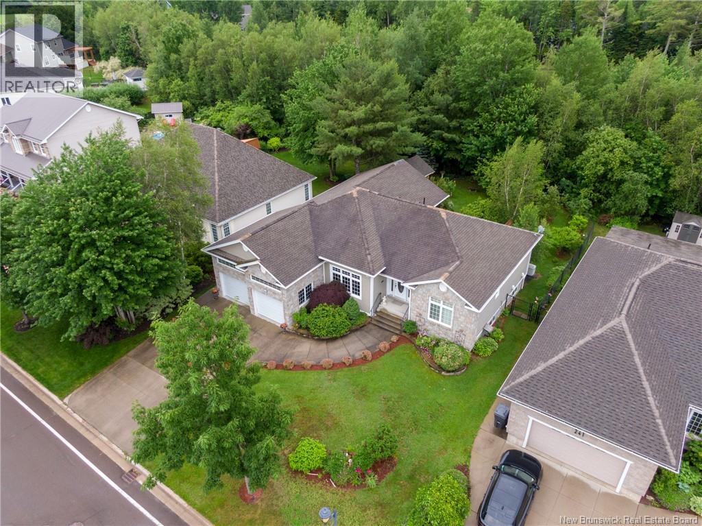 235 Summerhill Row, Fredericton, New Brunswick  E3A 0C5 - Photo 3 - NB142951