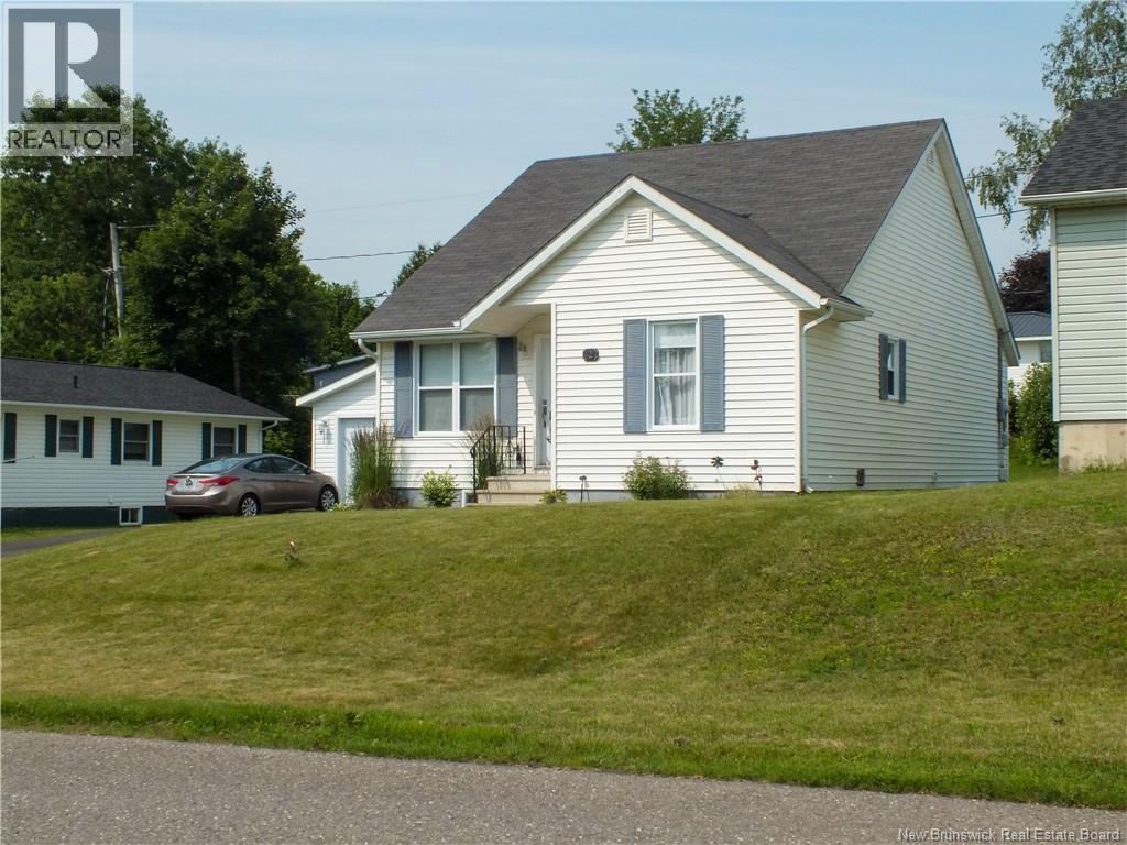 121 Creighton Street South, Woodstock, New Brunswick  E7M 1N4 - Photo 3 - NB143153
