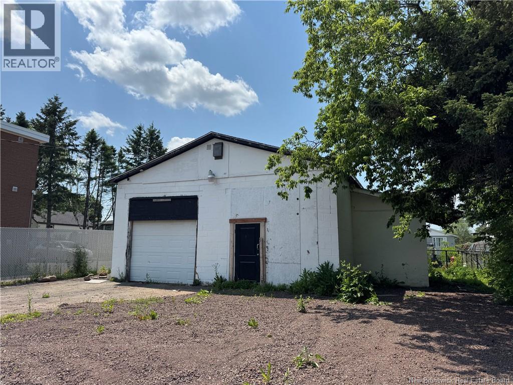 190 Spruce Street, Moncton, New Brunswick  E1A 1P5 - Photo 8 - NB143209