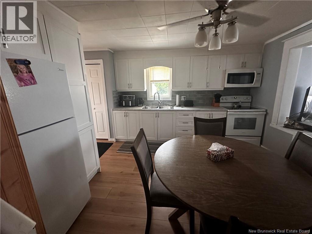 901 King Avenue, Bathurst, New Brunswick  E2A 1R9 - Photo 10 - NB143324