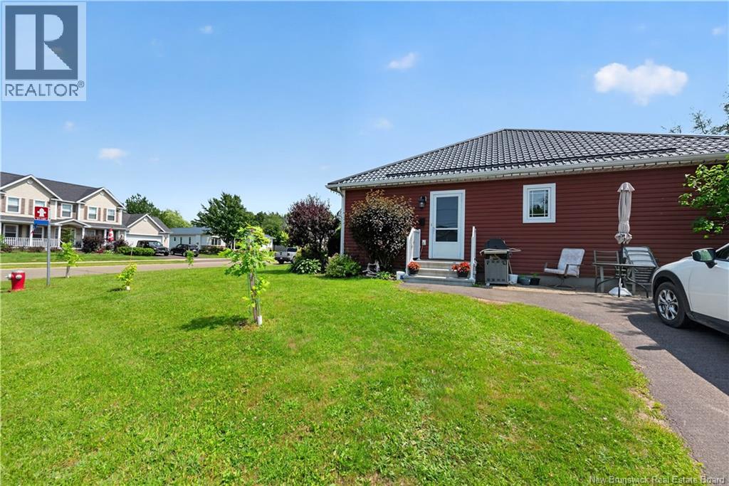 102 Fortune, Dieppe, New Brunswick E1A 8T7 - Photo 3 - NB143301