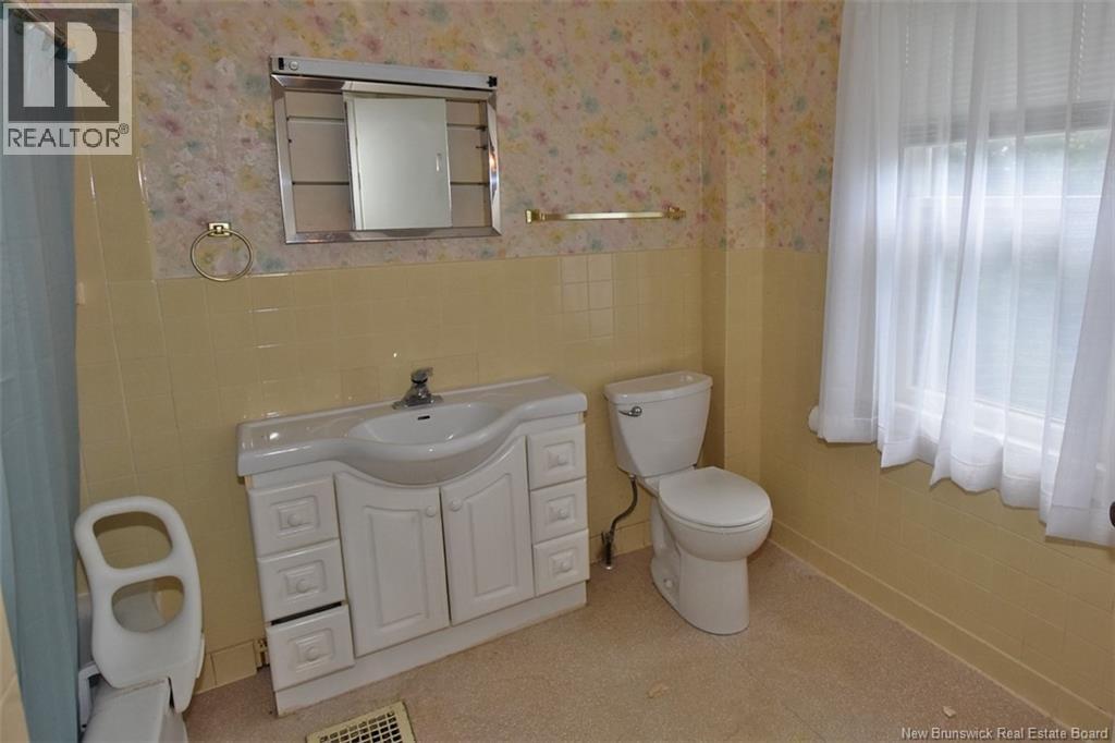865 Barker Street, Fredericton, New Brunswick E3A 3K4 - Photo 28 - NB145315