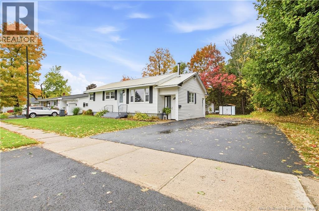 22 Bailey Avenue, Fredericton, New Brunswick E3A 1H5 - Photo 3 - NB149745