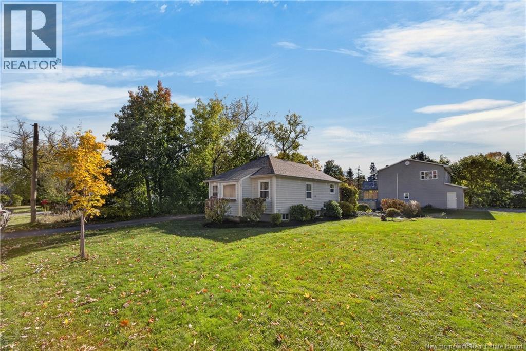 750 Dobie Street, Fredericton, New Brunswick E3A 2Z5 - Photo 3 - NB149844